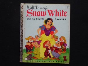 Snow White- T (Disney)